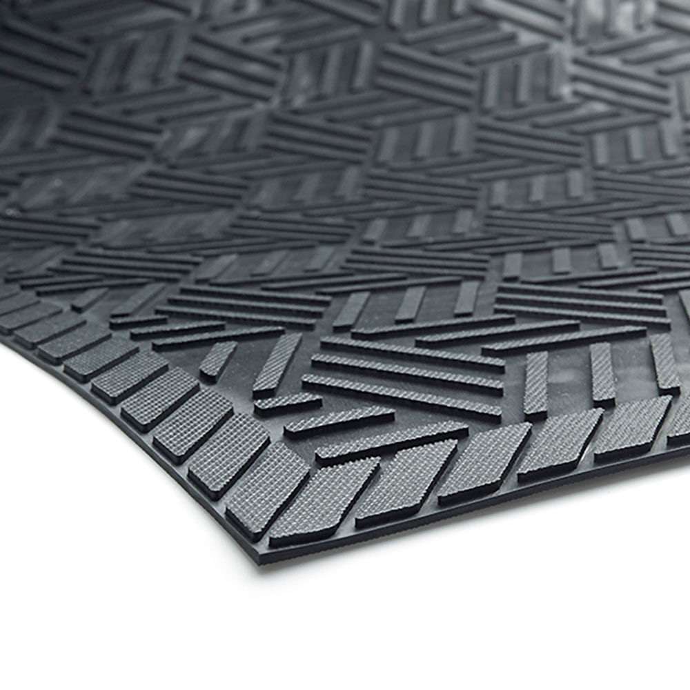 Close up of Dempsey Uniform super scraper mat with a drainable border